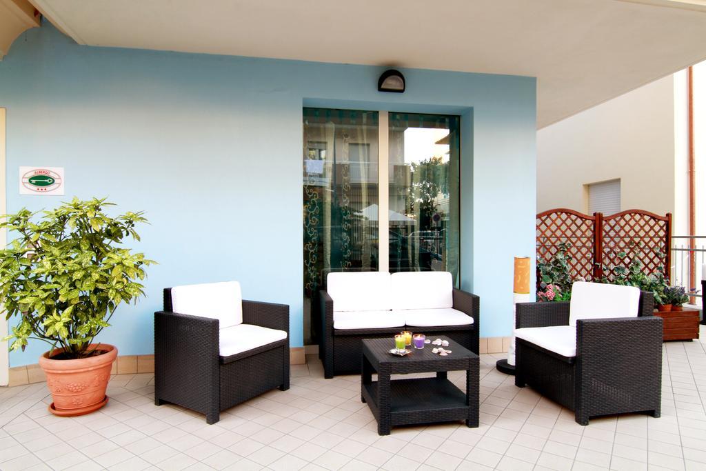 Residence Blu Marine Rimini Exterior photo